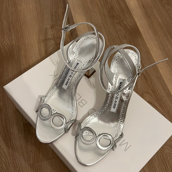 Manolo Blahnik Kamistra Metallic Circle Cutout Sandals (5) - Picture 12 of 14